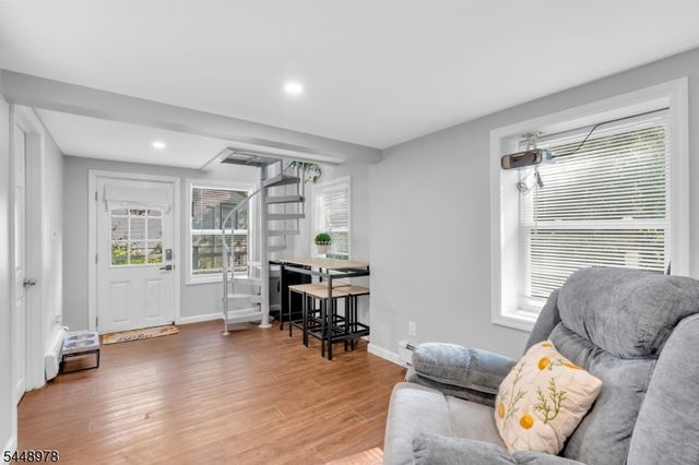 69 Roosevelt Ave, Jefferson Twp., NJ 07438