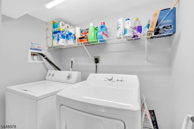 69 Roosevelt Ave, Jefferson Twp., NJ 07438