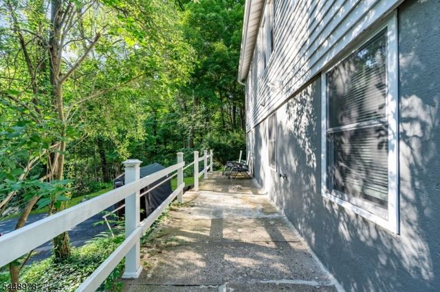 69 Roosevelt Ave, Jefferson Twp., NJ 07438