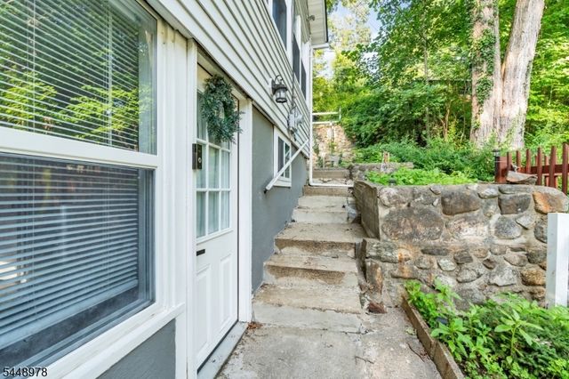 69 Roosevelt Ave, Jefferson Twp., NJ 07438