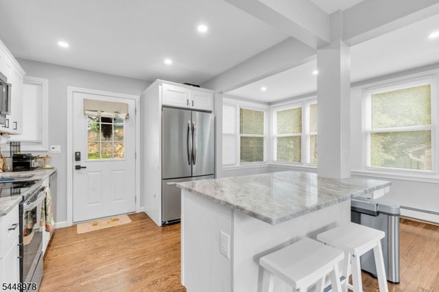 69 Roosevelt Ave, Jefferson Twp., NJ 07438