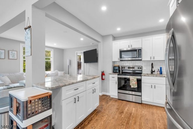 69 Roosevelt Ave, Jefferson Twp., NJ 07438