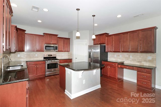 2071 Topaz Plaza, Davidson, NC 28036