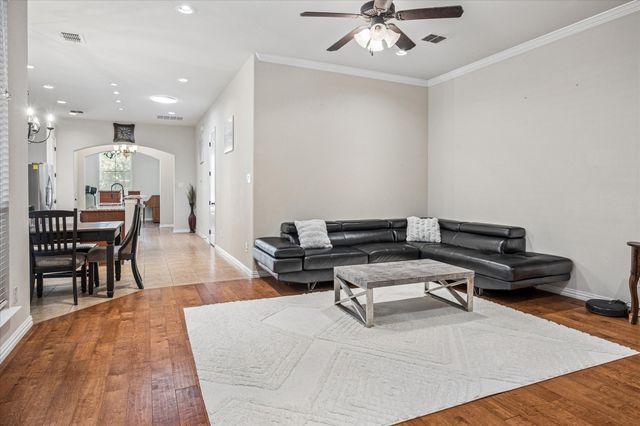 2470 Sunderland Lane, Lewisville, TX 75067