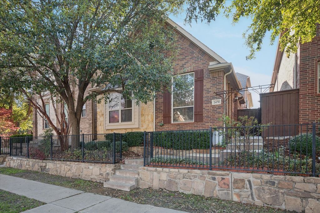 2470 Sunderland Lane, Lewisville, TX 75067