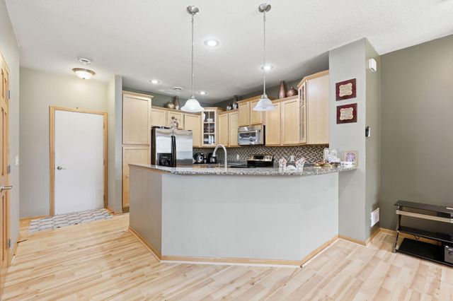 3395 Cherry Lane A, Woodbury, MN 55129