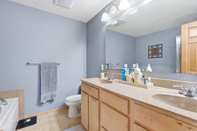 3395 Cherry Lane A, Woodbury, MN 55129