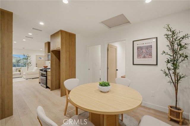 1111 W 98th Street, Los Angeles, CA 90044