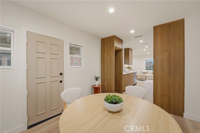 1111 W 98th Street, Los Angeles, CA 90044