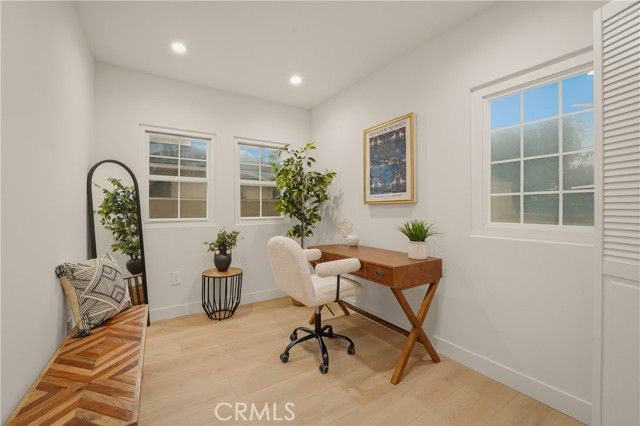 1111 W 98th Street, Los Angeles, CA 90044