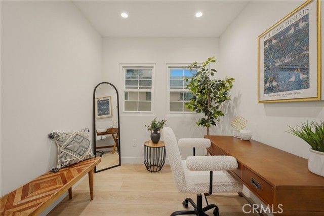 1111 W 98th Street, Los Angeles, CA 90044