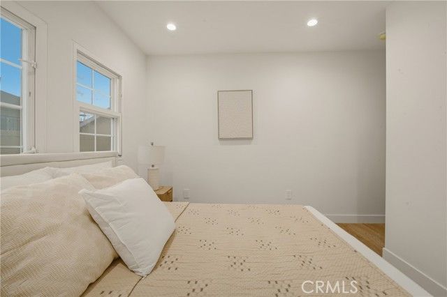 1111 W 98th Street, Los Angeles, CA 90044