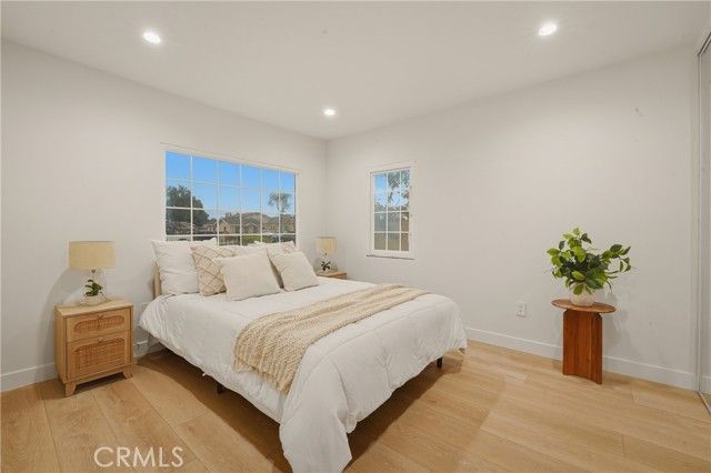 1111 W 98th Street, Los Angeles, CA 90044