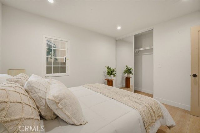 1111 W 98th Street, Los Angeles, CA 90044