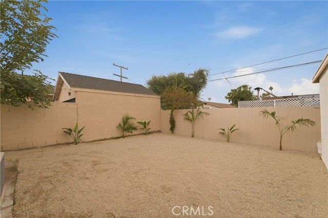 1111 W 98th Street, Los Angeles, CA 90044