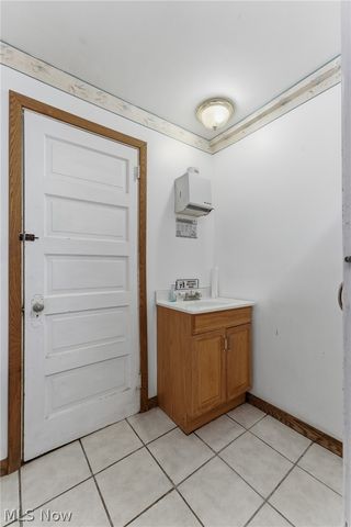 3013 Tuscarawas Street W, Canton, OH 44708