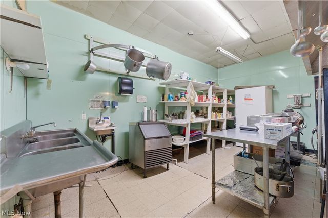 3013 Tuscarawas Street W, Canton, OH 44708
