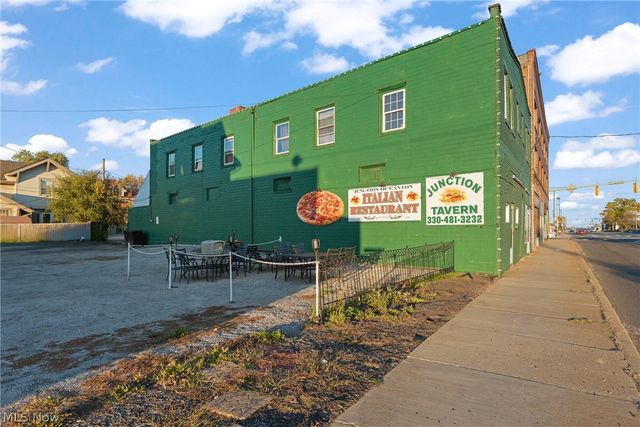 3013 Tuscarawas Street W, Canton, OH 44708