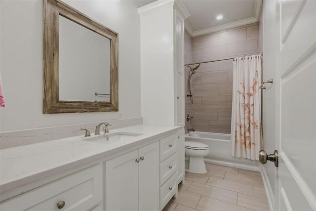 6415 White Oleander Circle E, Lake Charles, LA 70605