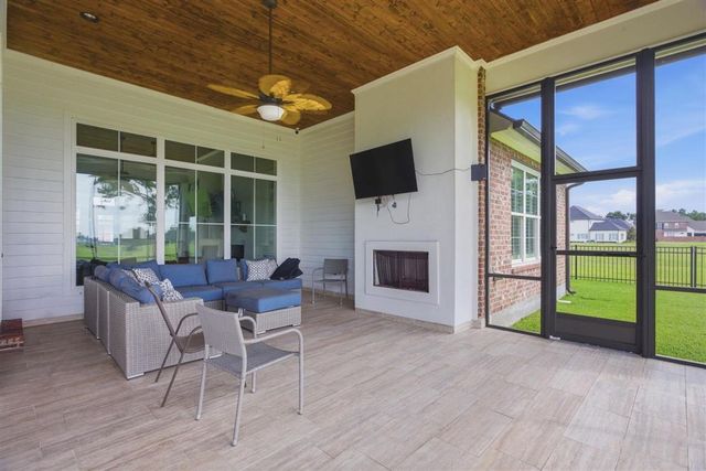 6415 White Oleander Circle E, Lake Charles, LA 70605