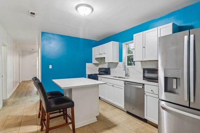 4448 S PRINCETON Avenue, Chicago, IL 60609