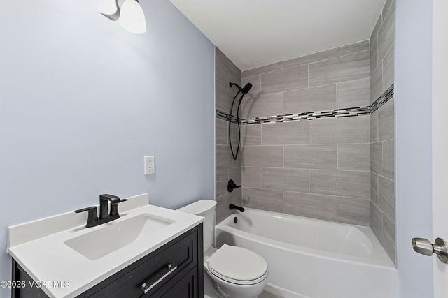 270 Alpine Way, Laurence Harbor, NJ 08879