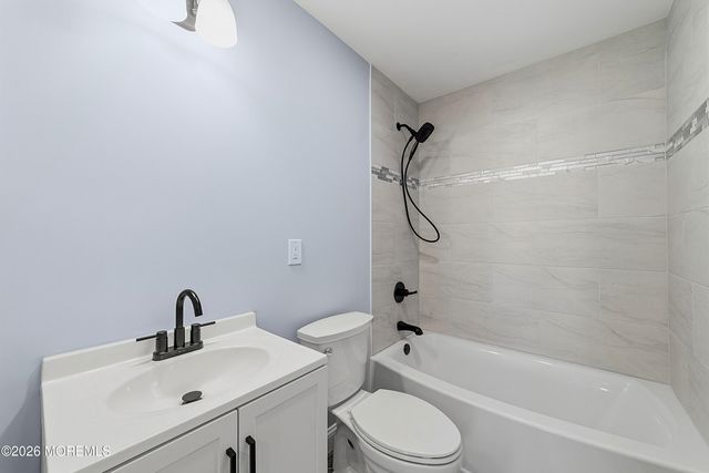 270 Alpine Way, Laurence Harbor, NJ 08879