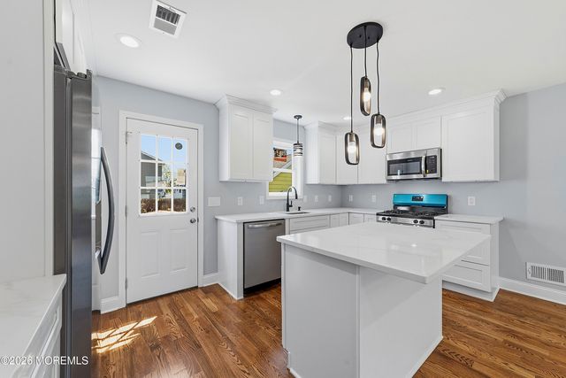 270 Alpine Way, Laurence Harbor, NJ 08879