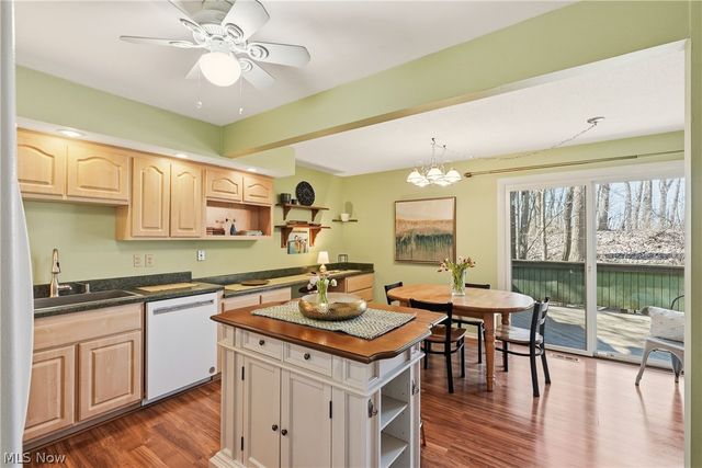 17650 Walnut Trail, Chagrin Falls, OH 44023