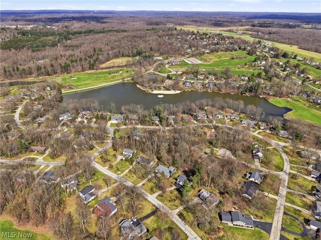 17650 Walnut Trail, Chagrin Falls, OH 44023