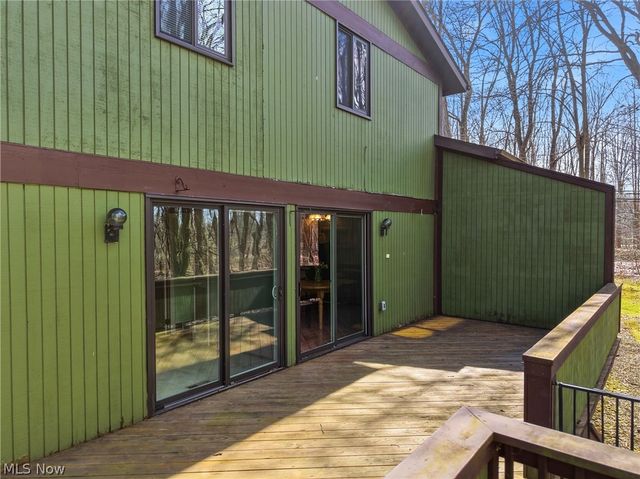 17650 Walnut Trail, Chagrin Falls, OH 44023