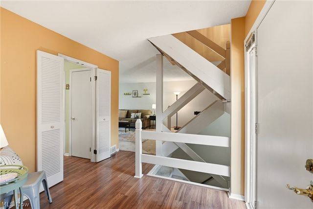 17650 Walnut Trail, Chagrin Falls, OH 44023
