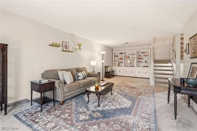 17650 Walnut Trail, Chagrin Falls, OH 44023