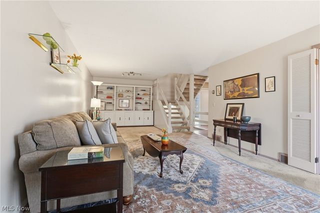 17650 Walnut Trail, Chagrin Falls, OH 44023