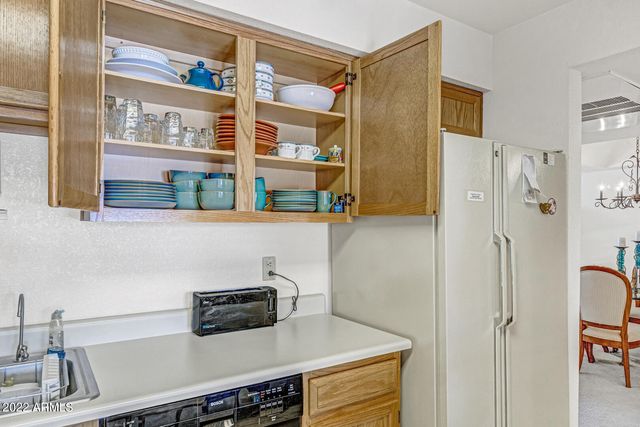 9460 E Mission Lane 214, Scottsdale, AZ 85258