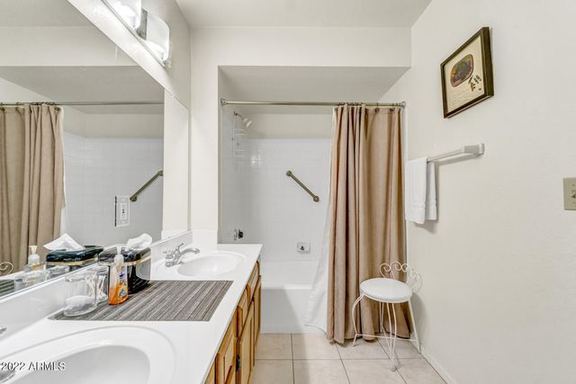 9460 E Mission Lane 214, Scottsdale, AZ 85258