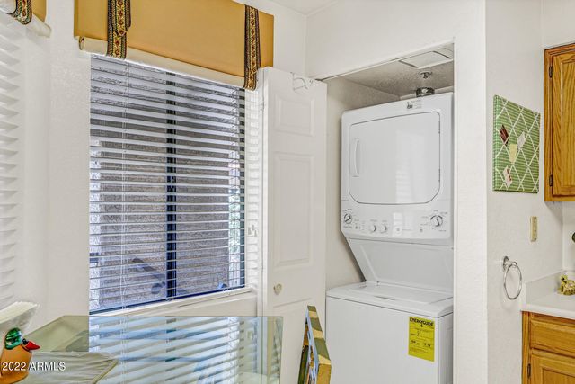 9460 E Mission Lane 214, Scottsdale, AZ 85258