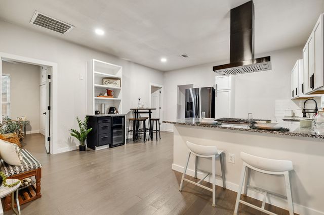 830 W Canty Street, Dallas, TX 75208