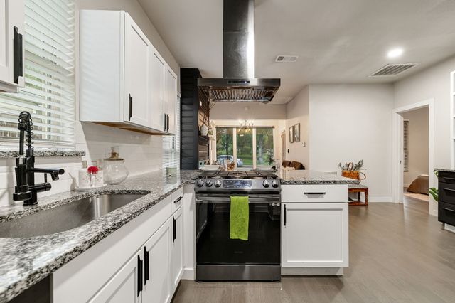 830 W Canty Street, Dallas, TX 75208