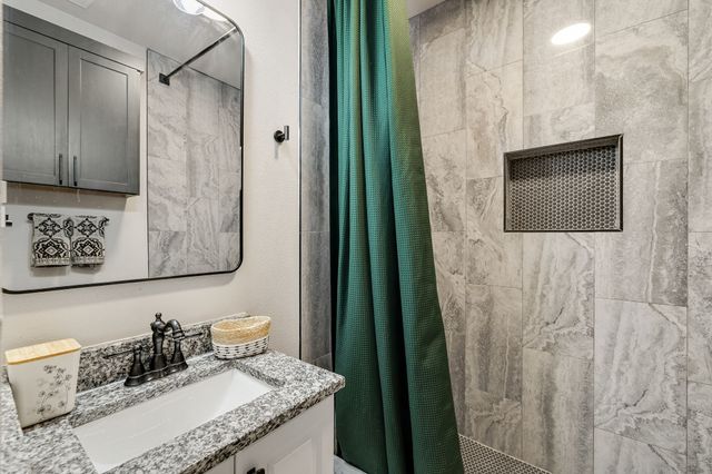 830 W Canty Street, Dallas, TX 75208