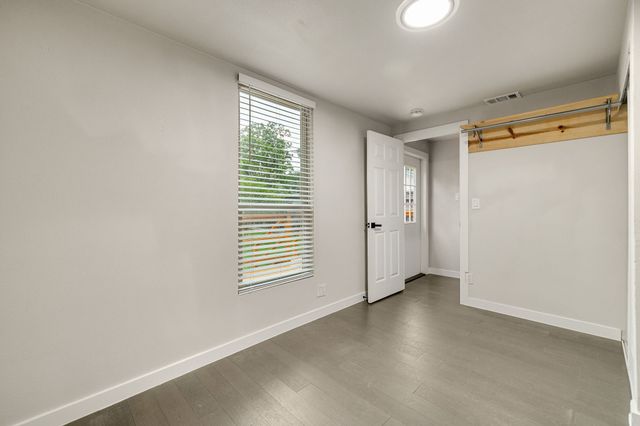 830 W Canty Street, Dallas, TX 75208