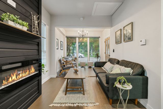 830 W Canty Street, Dallas, TX 75208