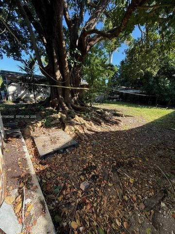 655 SW 6th Ter, Florida City, FL 33034