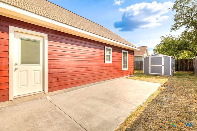 1628 Armstrong Street, Luling, TX 78648