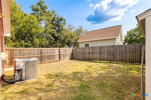 1628 Armstrong Street, Luling, TX 78648
