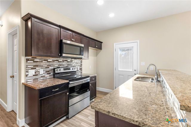 1628 Armstrong Street, Luling, TX 78648