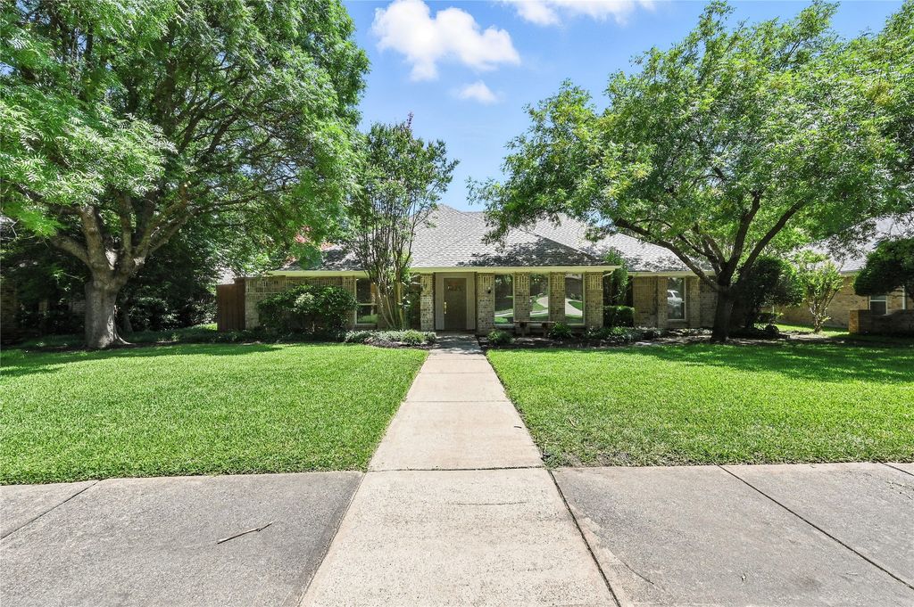 2016 Chestnut Hill Lane, Richardson, TX 75082