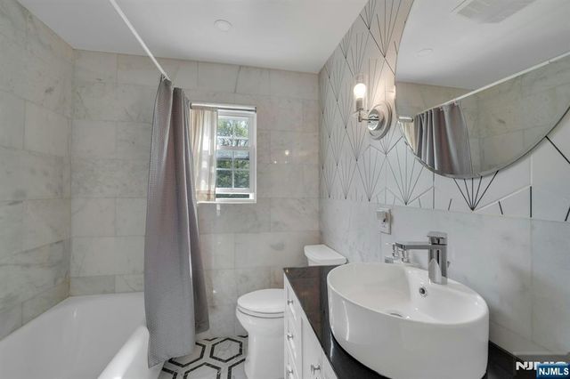 10 Bolton Place, Fair Lawn, NJ 07410