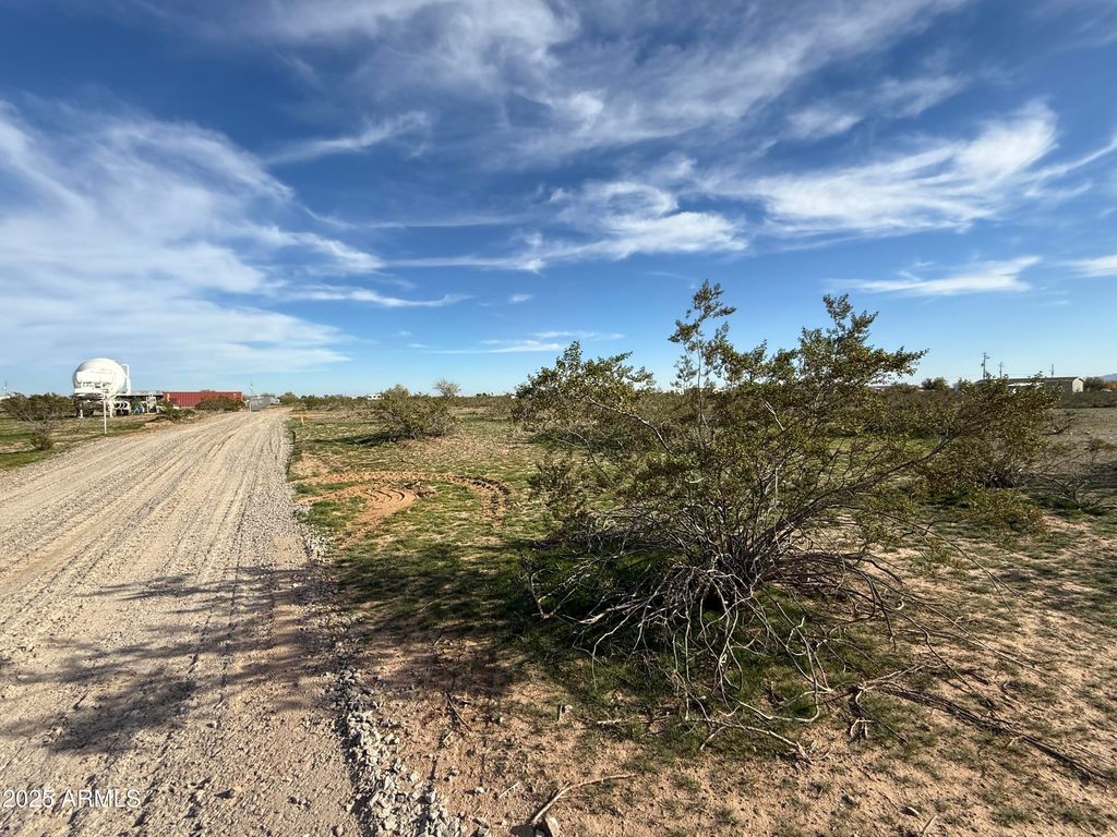 01 N 223rd Avenue -, Wittmann, AZ 85361 — exterior