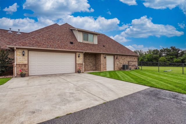 30 Laura Circle, Gunter, TX 75058